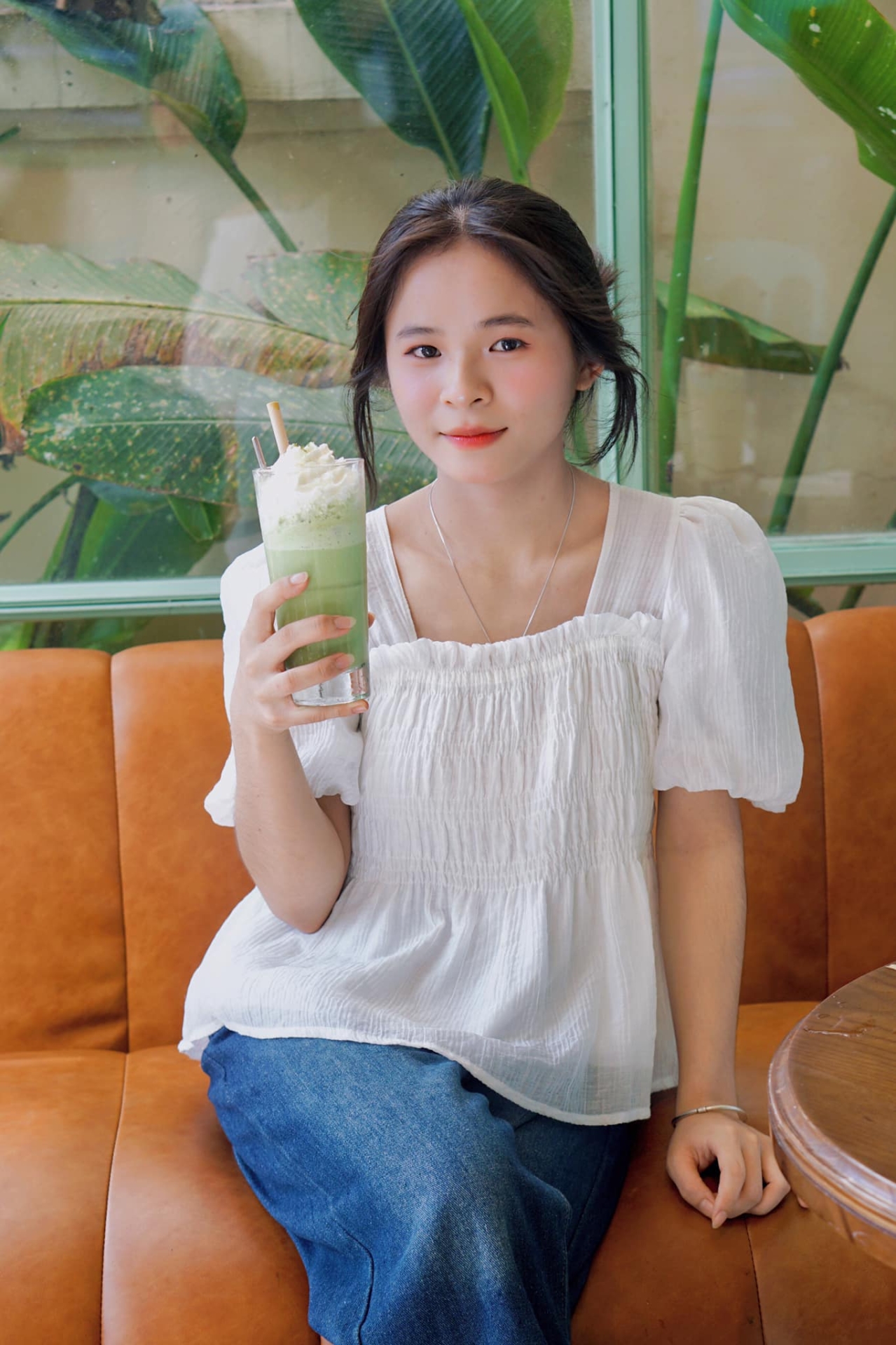 Chị Hằng Nguyễn